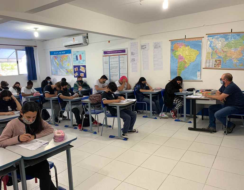 Estudantes da Rede Municipal participam de simulado do Saeb em Itapema