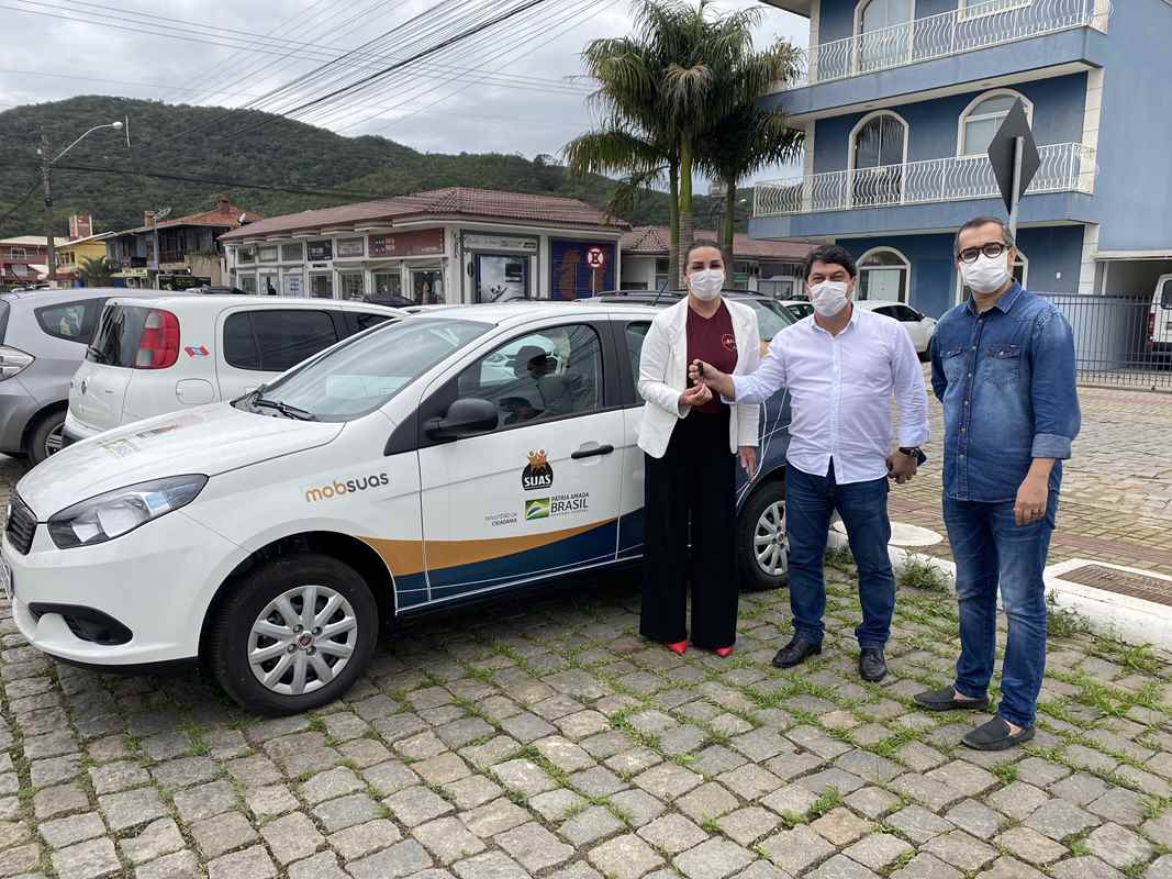 PORTO BELO - Porto Belo recebe carro do Governo Federal através do MobSuas