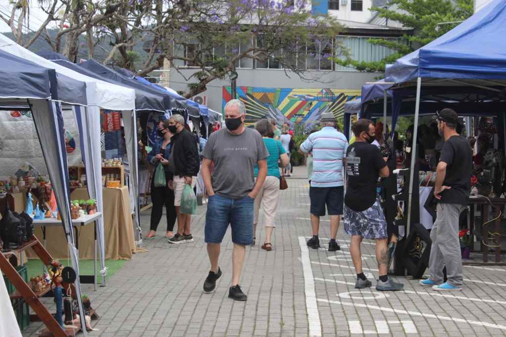 Sábado (27/11) tem Feira Arte e Encantos no Espaço Cultural