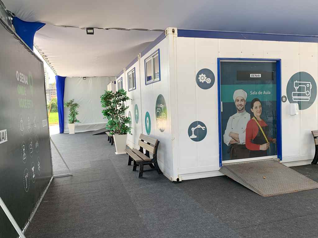 Continuam abertas as inscrições para os cursos gratuitos na Escola Móvel do SENAI