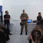 Com o aumento do endividamento dos brasileiros, a Experato Investimento realizou sua primeira palestra gratuita sobre educação financeira no Batalhão da Brigada Militar de Itapema- SC - Foto: Ana Mauzer