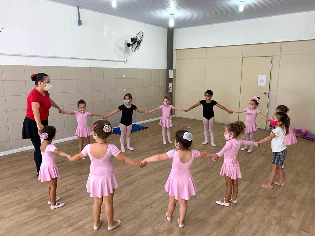 Iniciam as oficinas culturais em Itapema