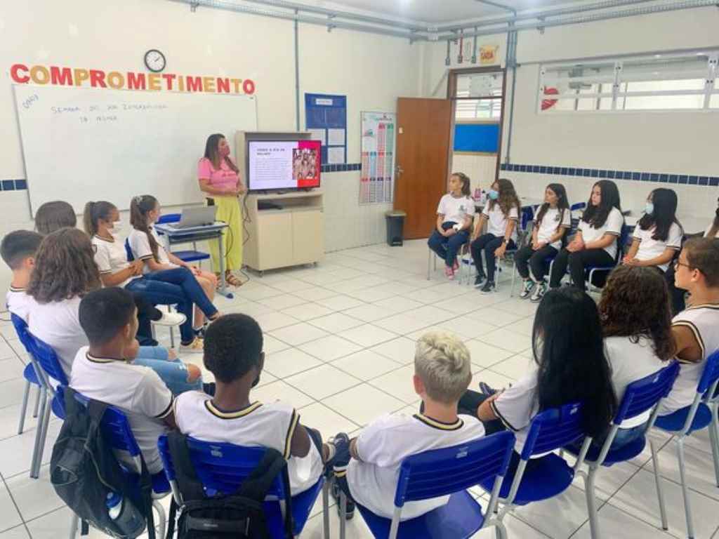 Escolas realizam atividades sobre o Dia Internacional da Mulher