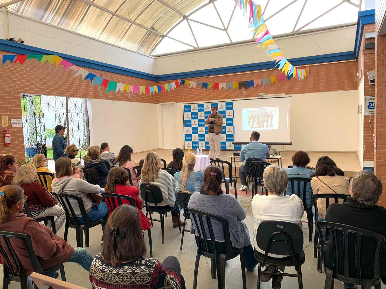 Alunas da Oficina de Culinária recebem certificado de conclusão