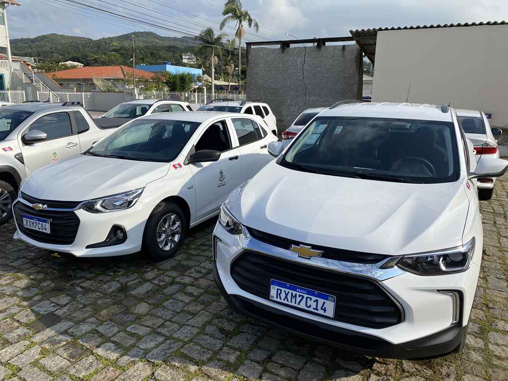 PORTO BELO - Porto Belo recebe dois novos veículos para a Secretaria de Saúde
