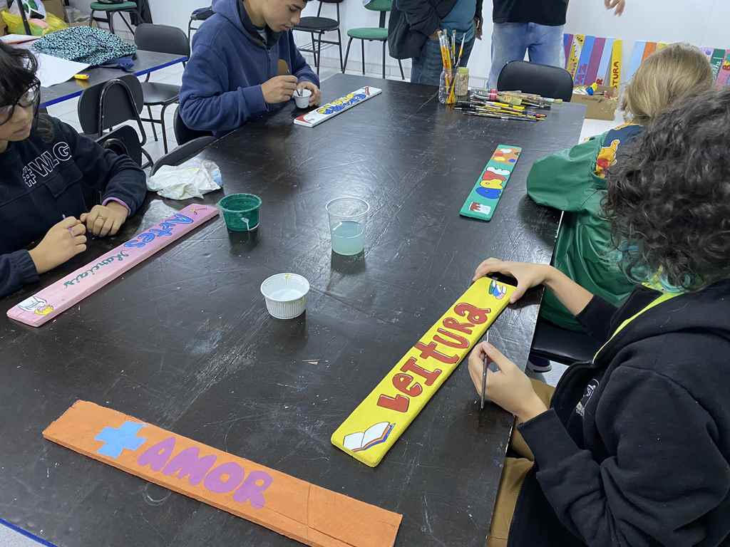 PORTO BELO - Projeto Arteiro reúne alunos através das artes plásticas no Município de Porto Belo