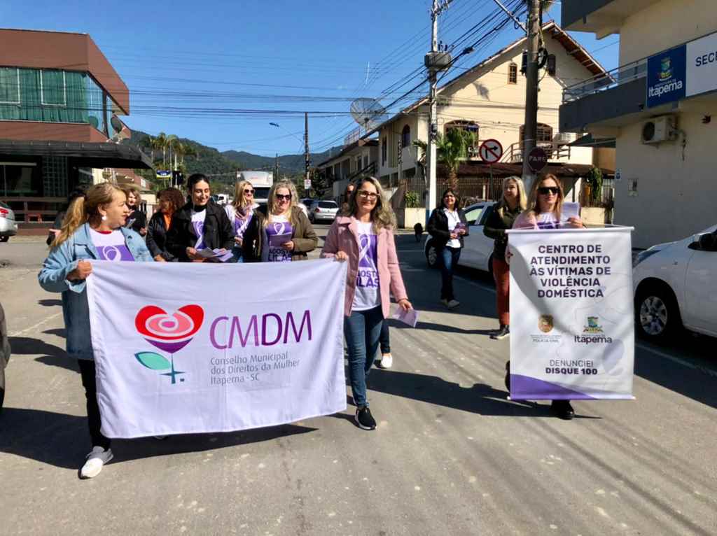 Campanha Agosto Lilás encerra com caminhada para conscientização pelo fim da da violência contra a mulher