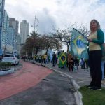 Veja imagens da manifestação em Balneário Camboriú - Paulo Metling/Reprodução/ND