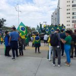 Veja imagens da manifestação em Balneário Camboriú - Paulo Metling/Reprodução/ND