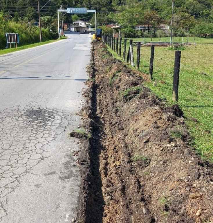 PORTO BELO - Porto Belo dá início à construção de calçadas entre Enseada Encantada e Araçá