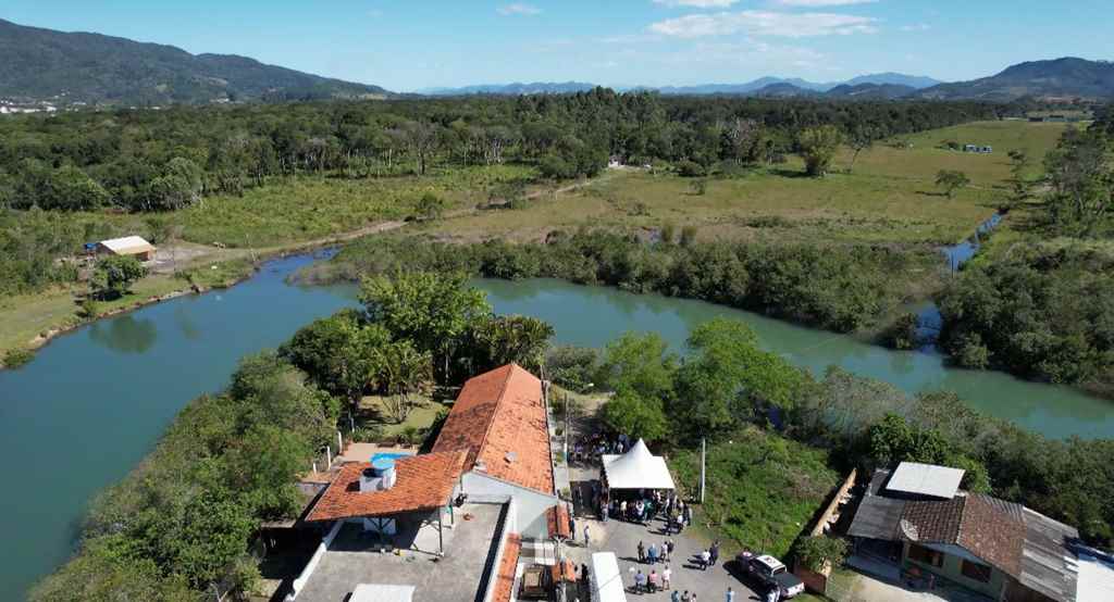 Prefeita Nilza Simas assina ordem de serviço para ponte da rua 306