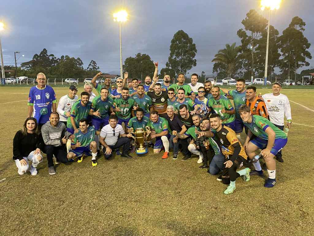 PORTO BELO - Santa Cruz vence Campeonato de Futebol em Porto Belo