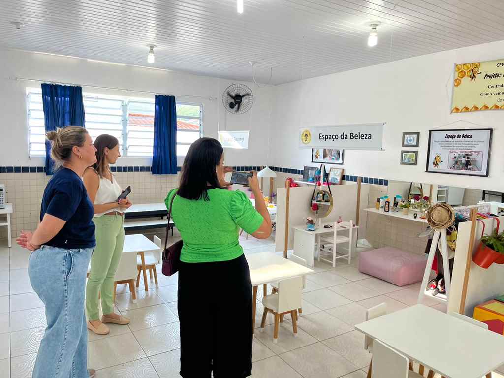 Representantes de Bebedouro realizam visita técnica para conhecer Proposta Curricular da Educação Infantil
