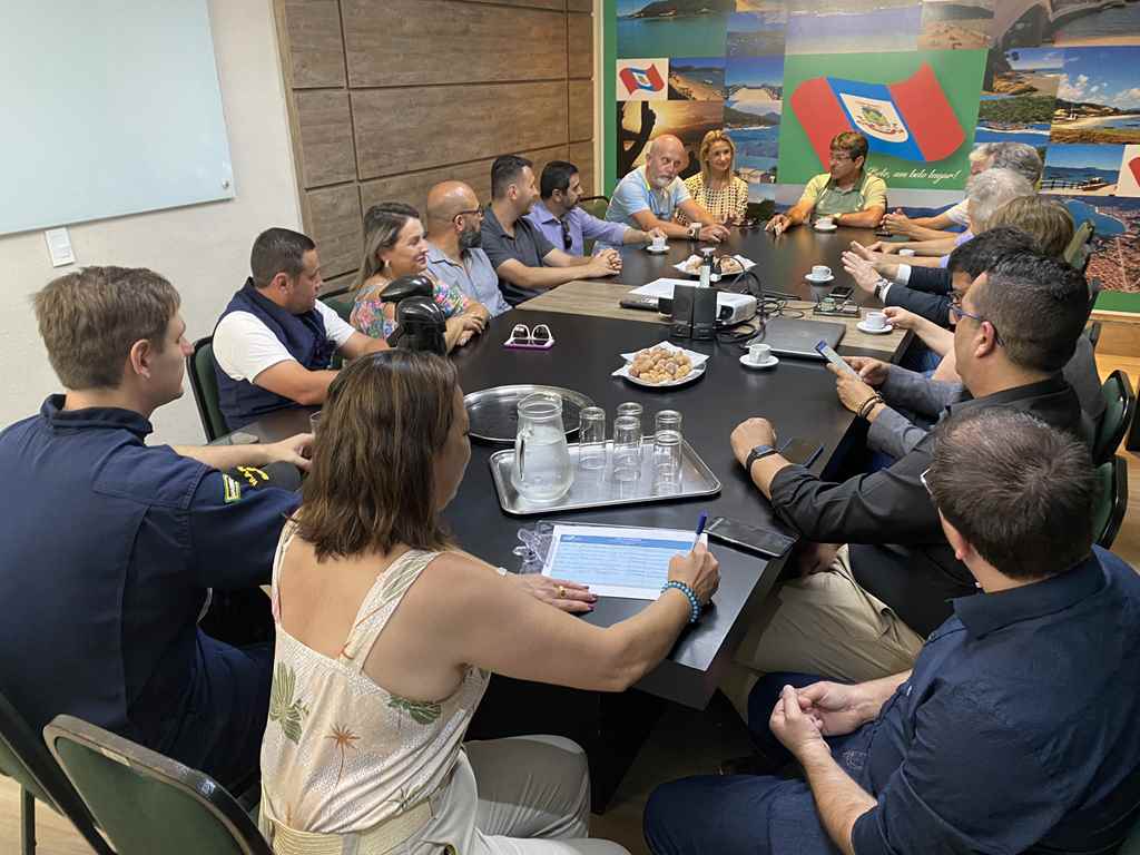 PORTO BELO - Porto Belo recebe visita técnica ao Píer Municipal