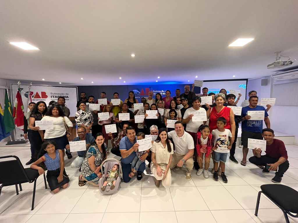 Alunos do Programa Itapema de Oportunidades recebem certificados