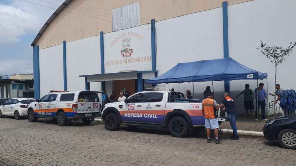 Defesa Civil de Itapema leva primeiros donativos para São João Batista e região