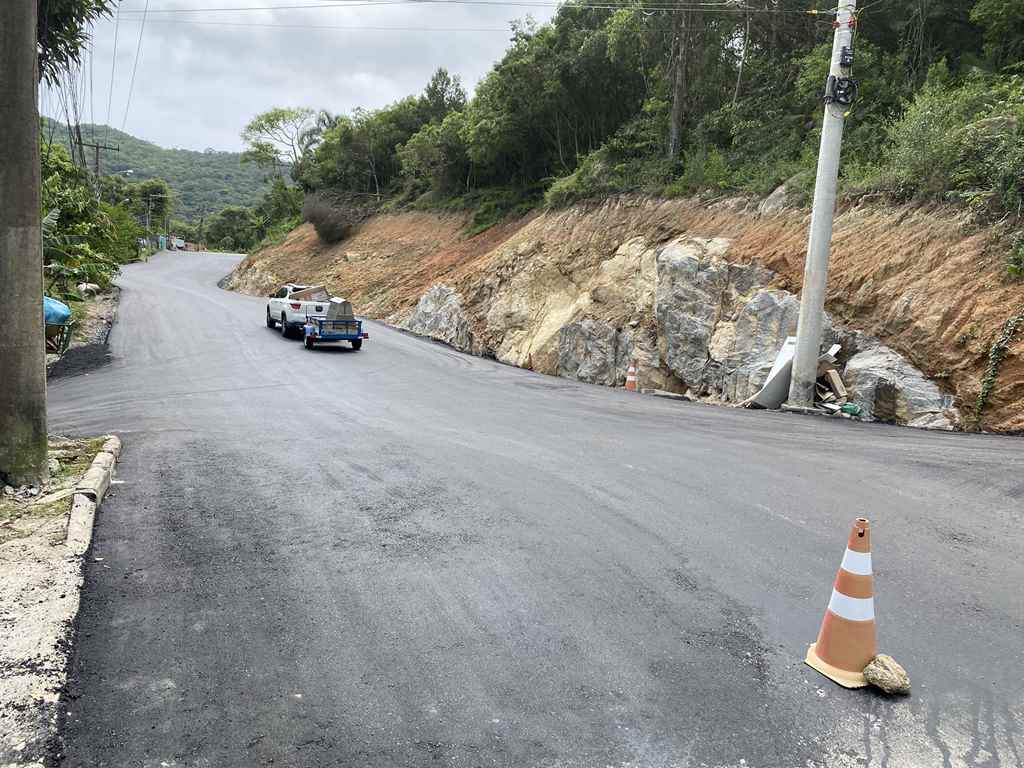 PORTO BELO - Obras no Morro de Zimbros estão em fase de finalização