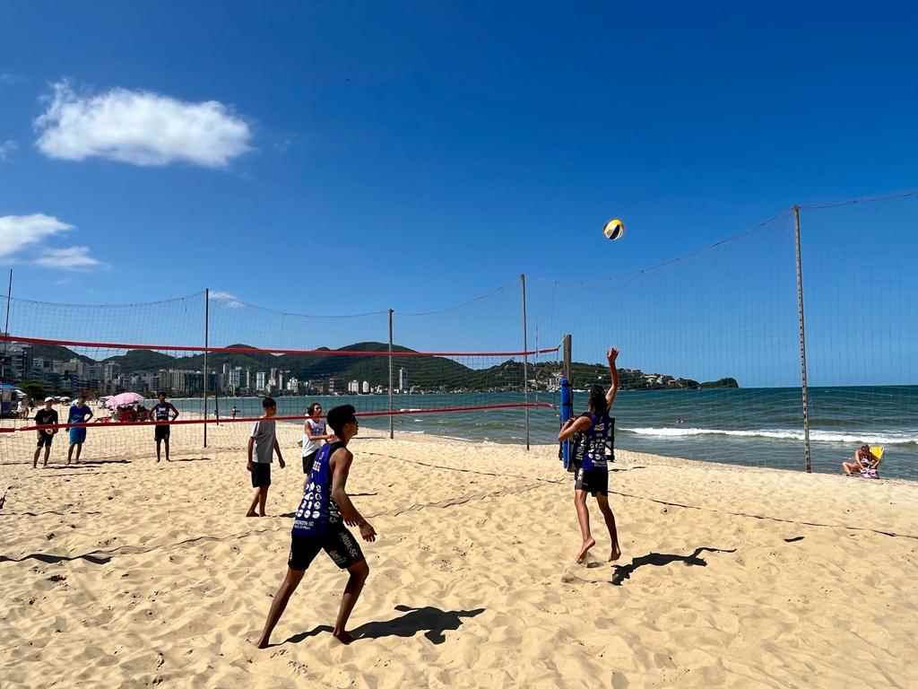 CBV realiza peneiras de observação para detectar novos talentos do vôlei de praia em Itapema
