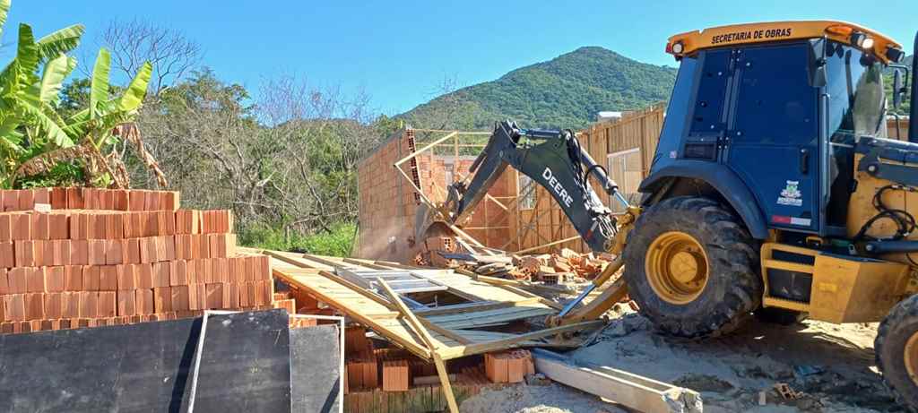 PORTO BELO - Porto Belo realiza força tarefa para impedir ocupações e construções irregulares