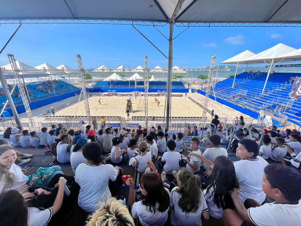 Alunos da Rede Municipal de Ensino iniciam visitação na Arena do Vôlei