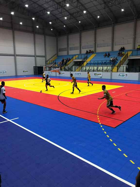Equipes seguem nas disputas da Copa Empresarial de Futsal Livre