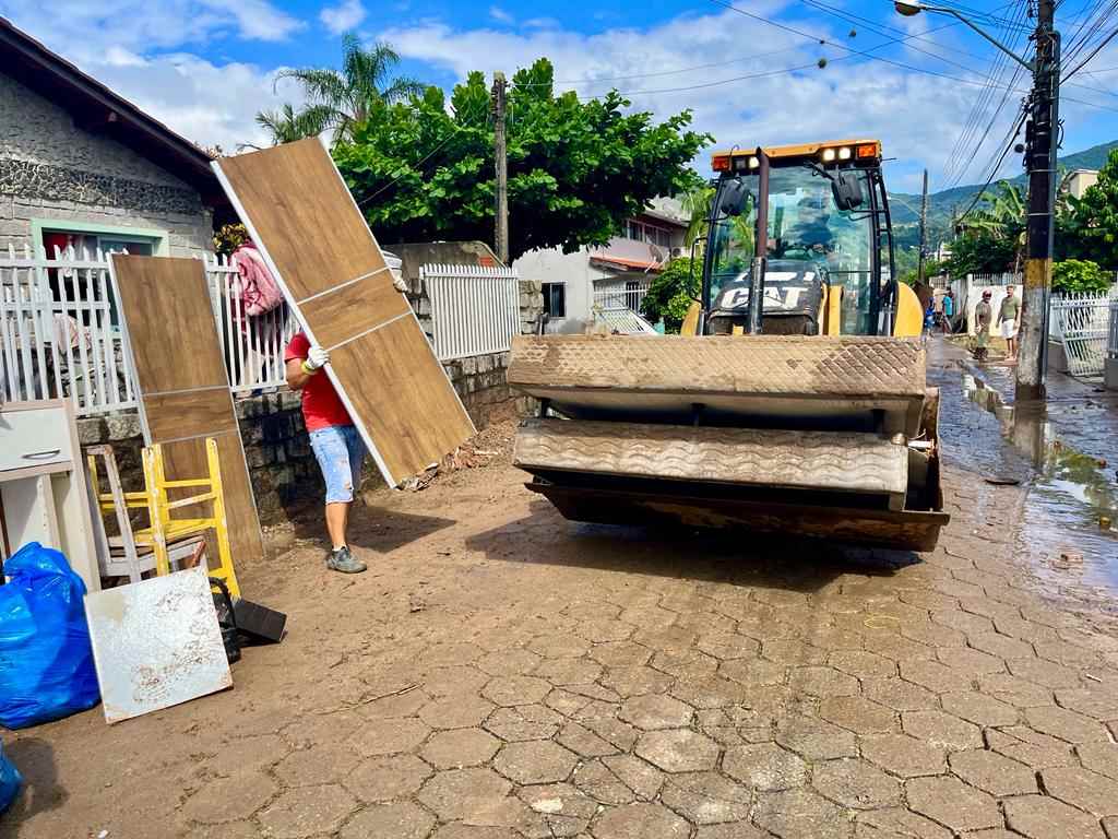 Força-tarefa atua para diminuir transtornos causados pelas chuvas em Itapema