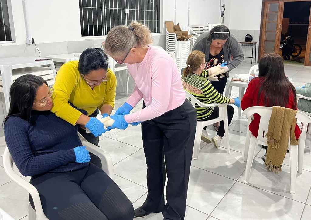 Itapema de Oportunidades oferece curso de Cuidador de Idosos