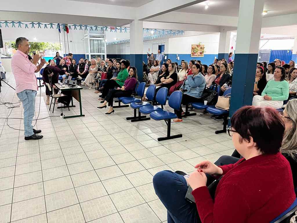 Professores recebem capacitação do Programa Escola Segura