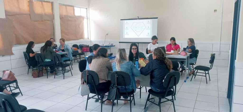 PORTO BELO - Professores de Porto Belo recebem capacitação em educação ambiental através do Projeto PACA