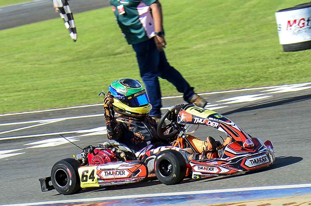 Piloto de Itapema é vice-campeão Cadete da Copa Brasil de Kart - Foto: Eni Alves - Enia Editora e Comunicação Ltda