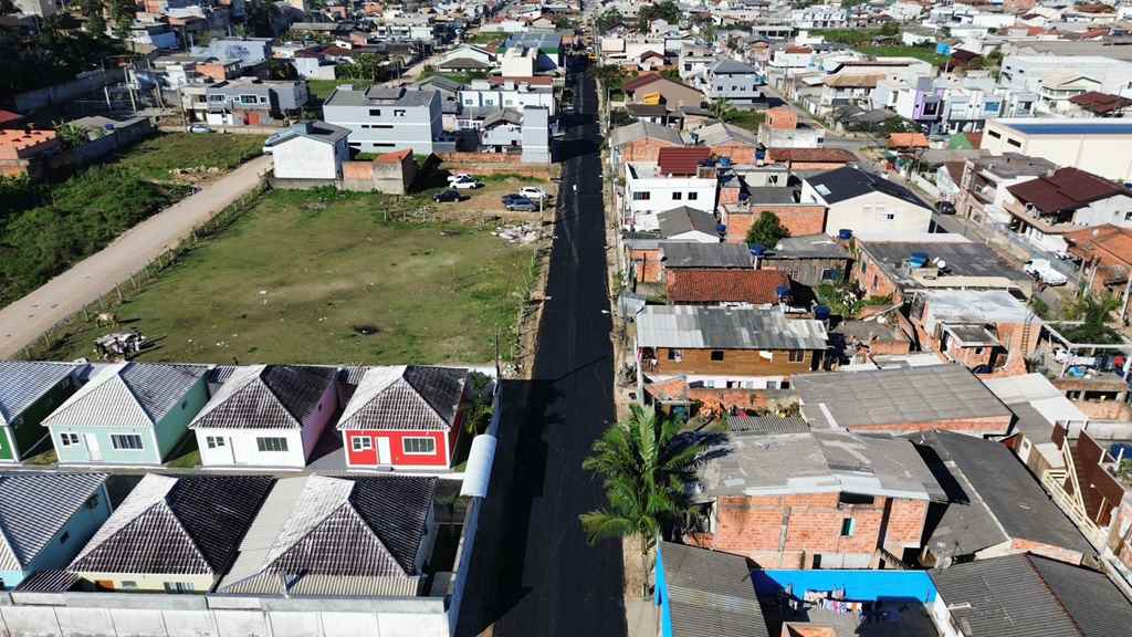 Ruas do Bairro Alto São Bento recebem pavimentação asfáltica