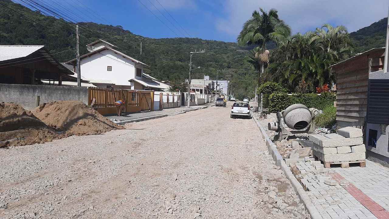 PORTO BELO - Rua Tangará está pronta para receber pavimentação