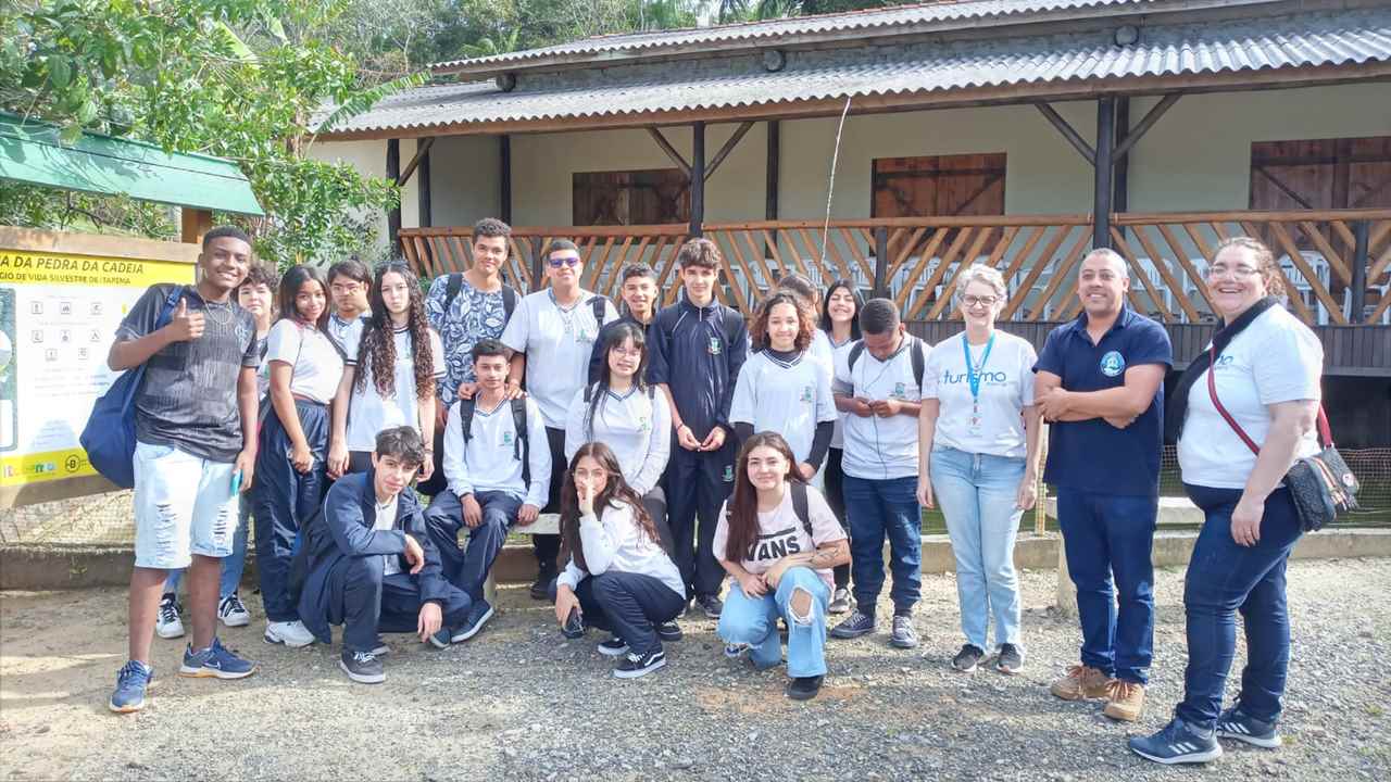 Escolas de Itapema participam do projeto 'Educando o Olhar para o Turismo'