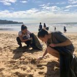 FAACI realiza mutirão de limpeza de praia na Orla do Centro
