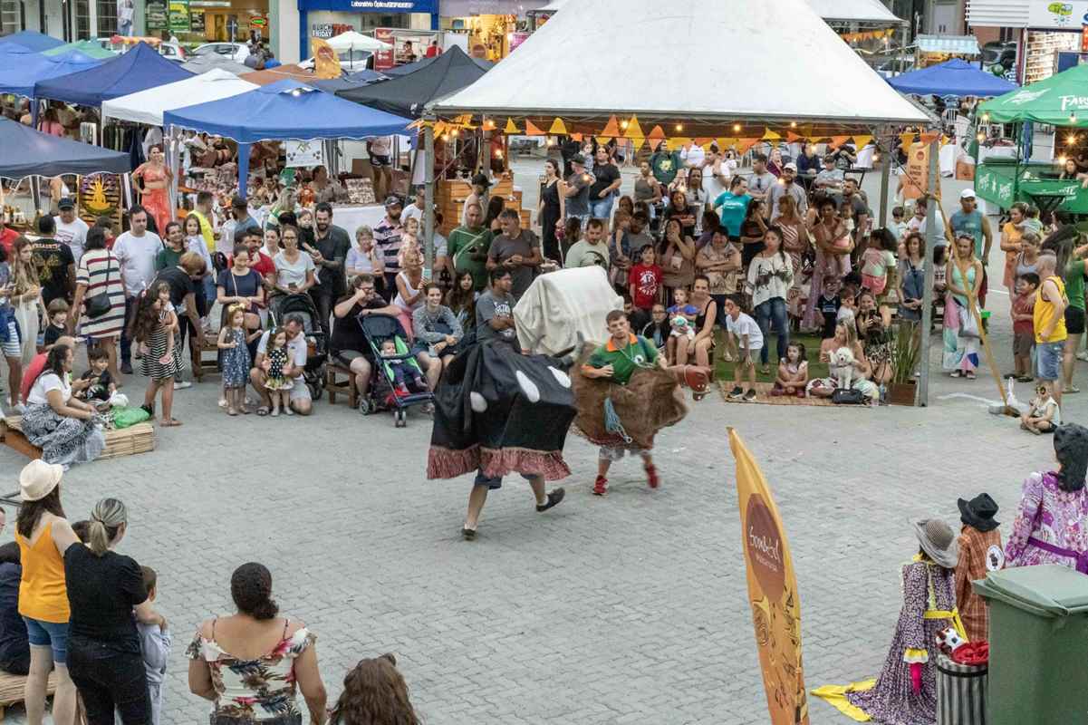 Praça da Paz, em Itapema, recebe projeto Som&Sol neste sábado - Foto: Take Quatro