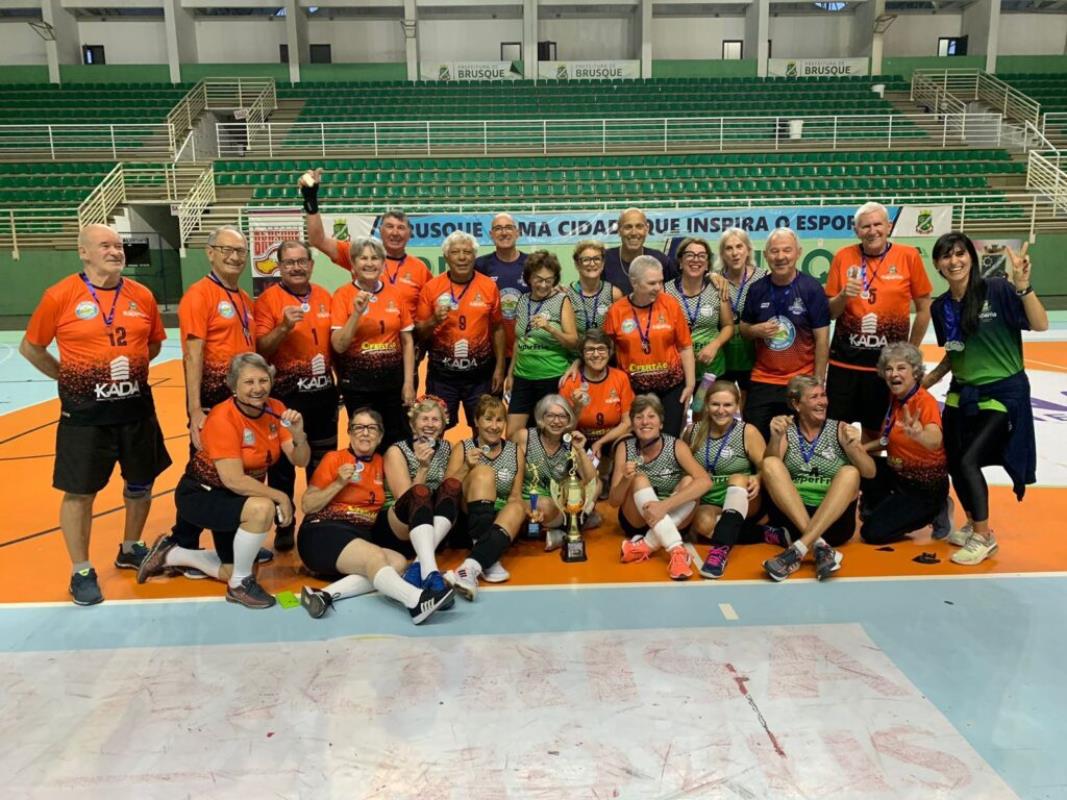 Equipe do vôlei adaptado tem bom resultado no Festival de Voleibol da Terceira Idade