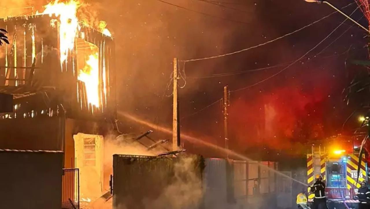 Incêndio destruiu casa em que casal morava – Foto: Polícia Militar/Reprodução/ND