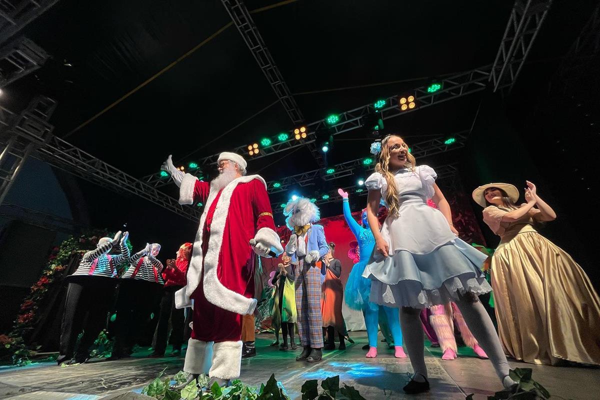 Programação de Natal Encanto Itapema contará com apresentações musicais, desfile cívico e chegada do Papai Noel