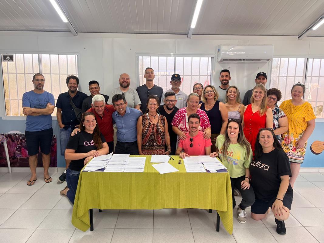 PORTO BELO - Porto Belo assina contratos com artistas locais beneficiários da Lei Paulo Gustavo