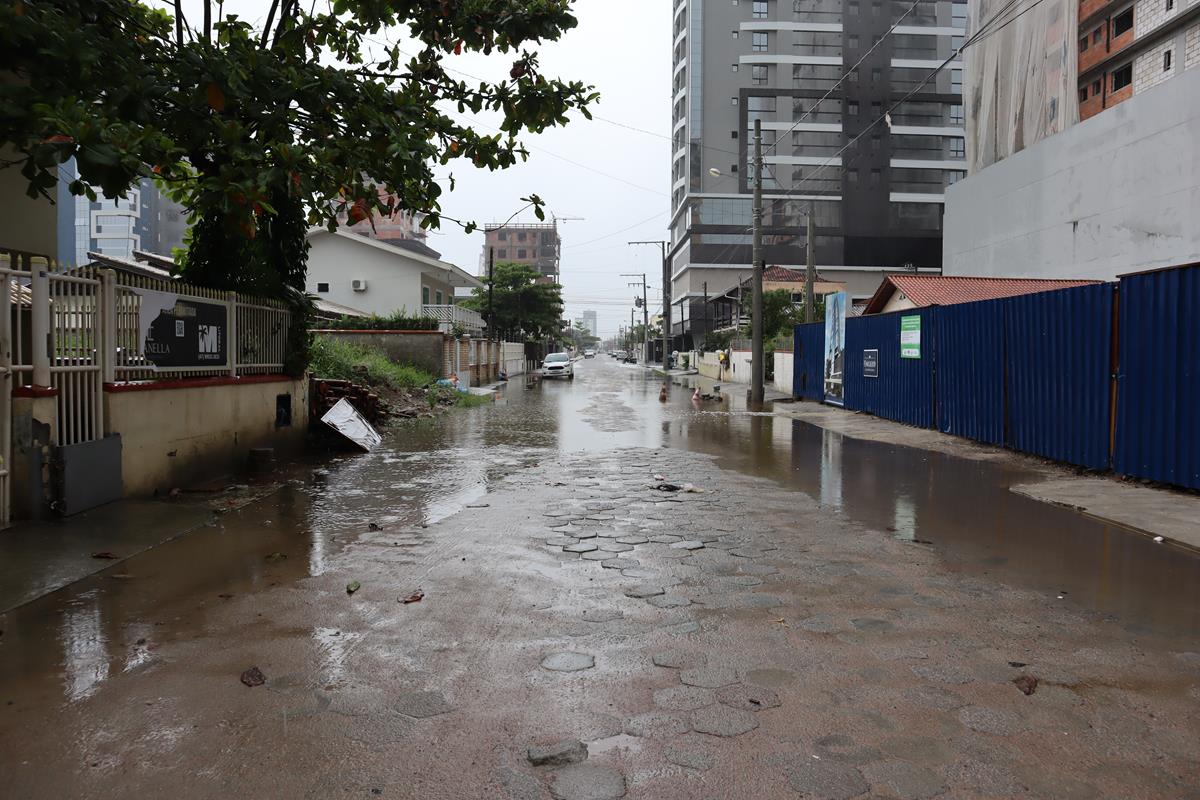 PORTO BELO - Porto Belo busca soluções para drenagem da Rua São Pedro