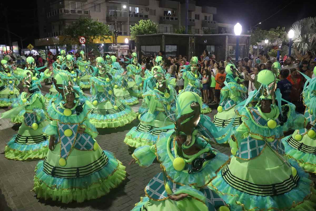 PORTO BELO - Carnaval em Porto Belo celebrou cinco dias de diversão