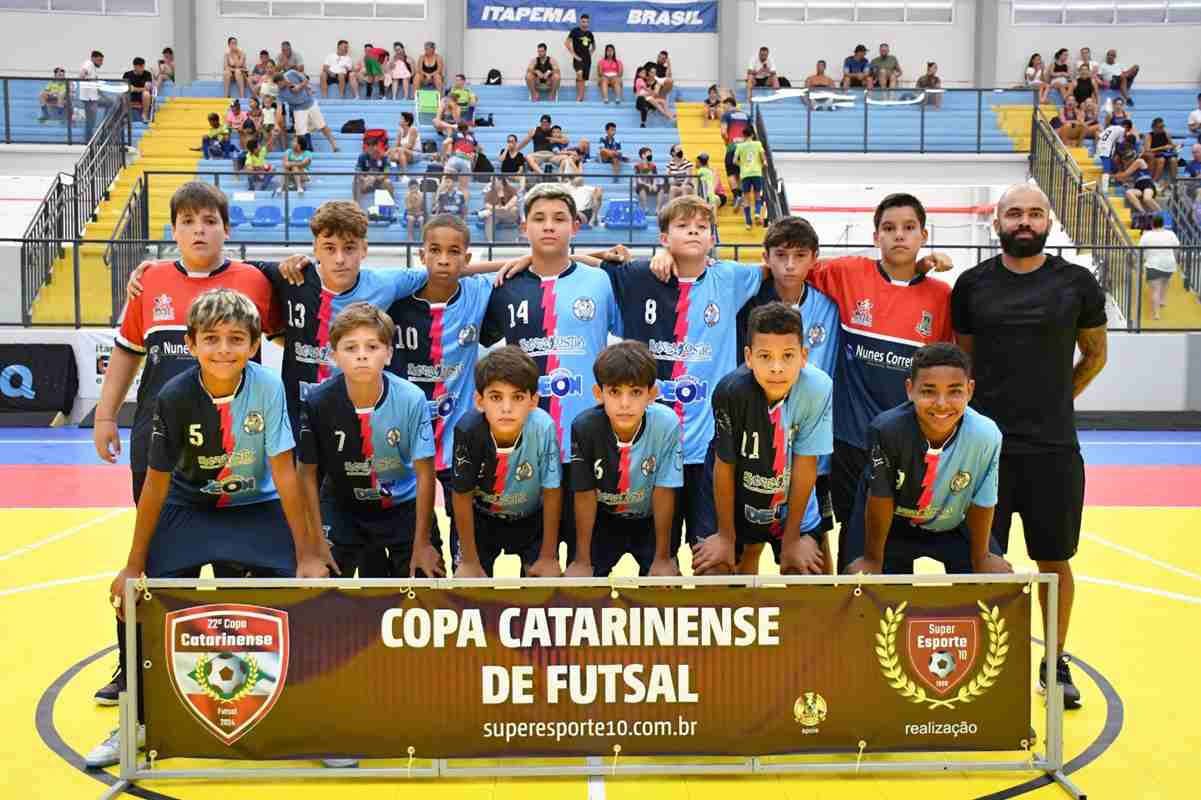 PORTO BELO - Atletas de Porto Belo participam da 22ª Copa Catarinense de Futsal