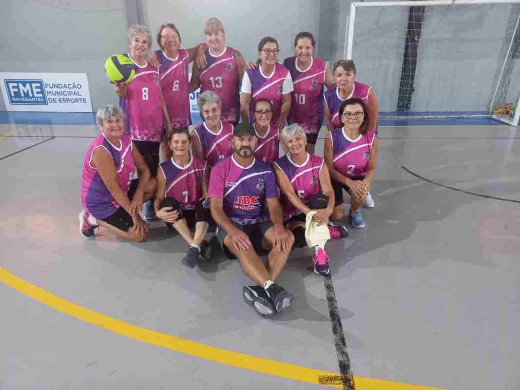 PORTO BELO - Equipe da Terceira Idade de Porto Belo participa do Campeonato Estadual de Voleibol Adaptado