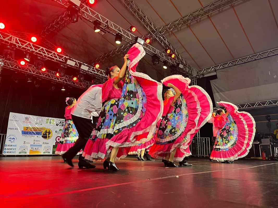 Encontro Internacional de Etnias leva cultura à população em festival itinerante