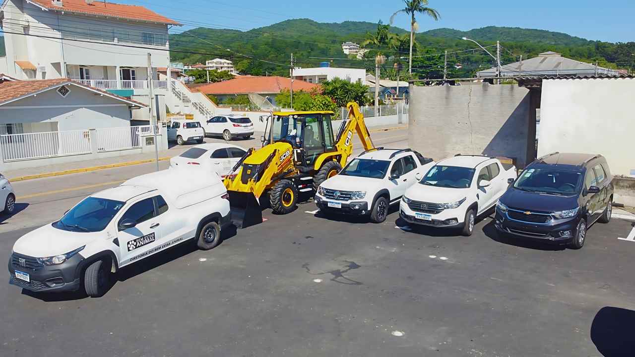 PORTO BELO - Porto Belo reforça frota com a entrega de novos veículos para diversas secretarias