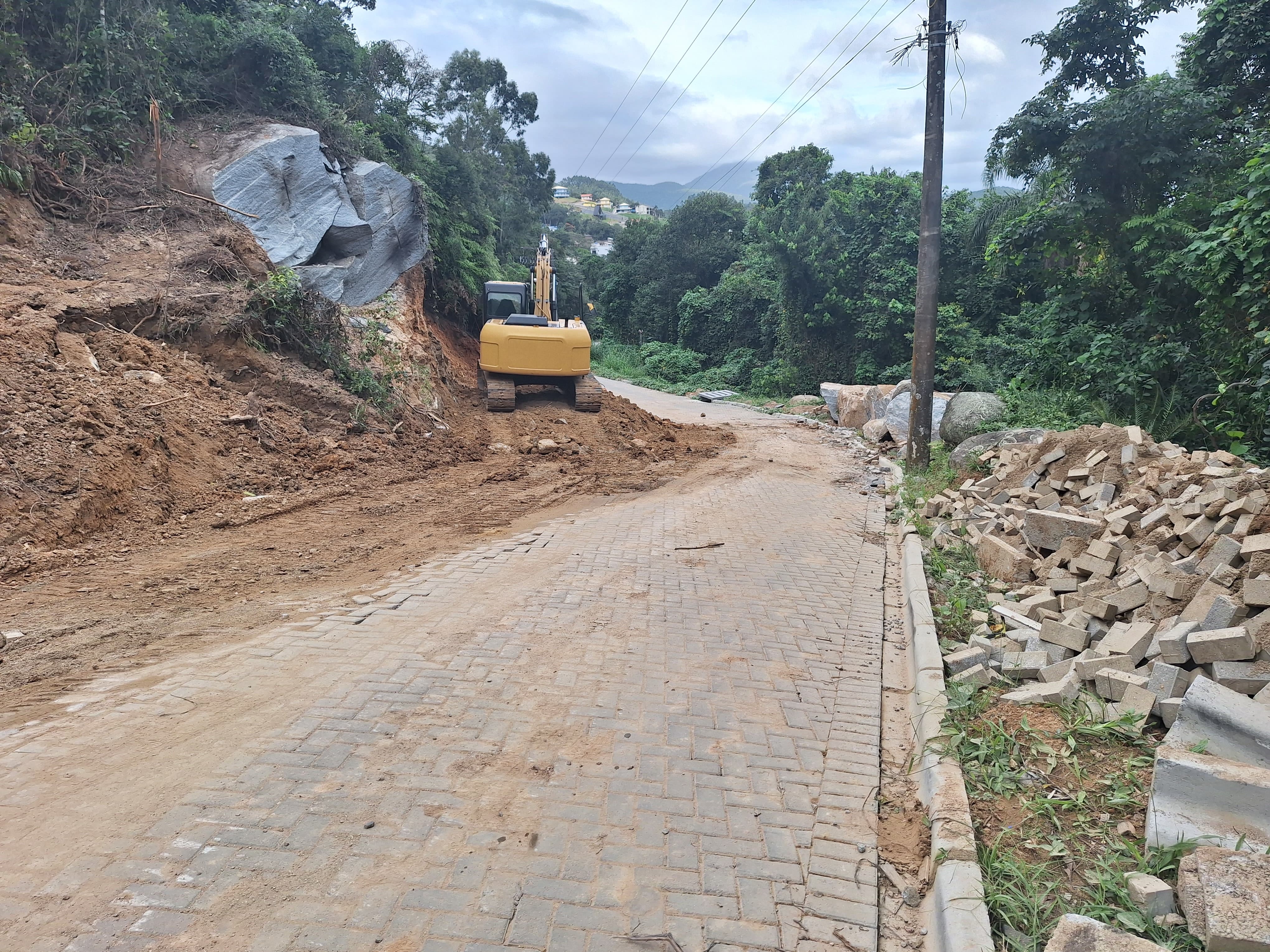 PORTO BELO - Porto Belo dá início a obras de contenção no bairro Araçá