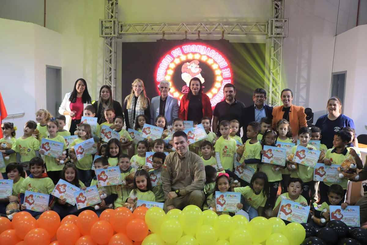 PORTO BELO - Porto Belo realiza formatura das primeiras turmas do Proerd Kids