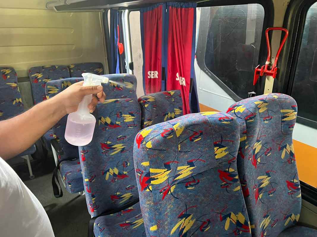 PORTO BELO - Governo Municipal realiza higienização em ônibus escolares