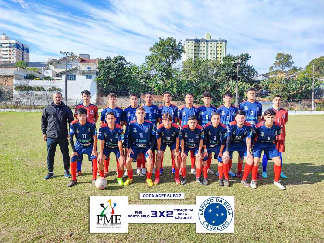 PORTO BELO - Equipe de Futebol de Campo de Porto Belo participa da Copa ACEF, em São José