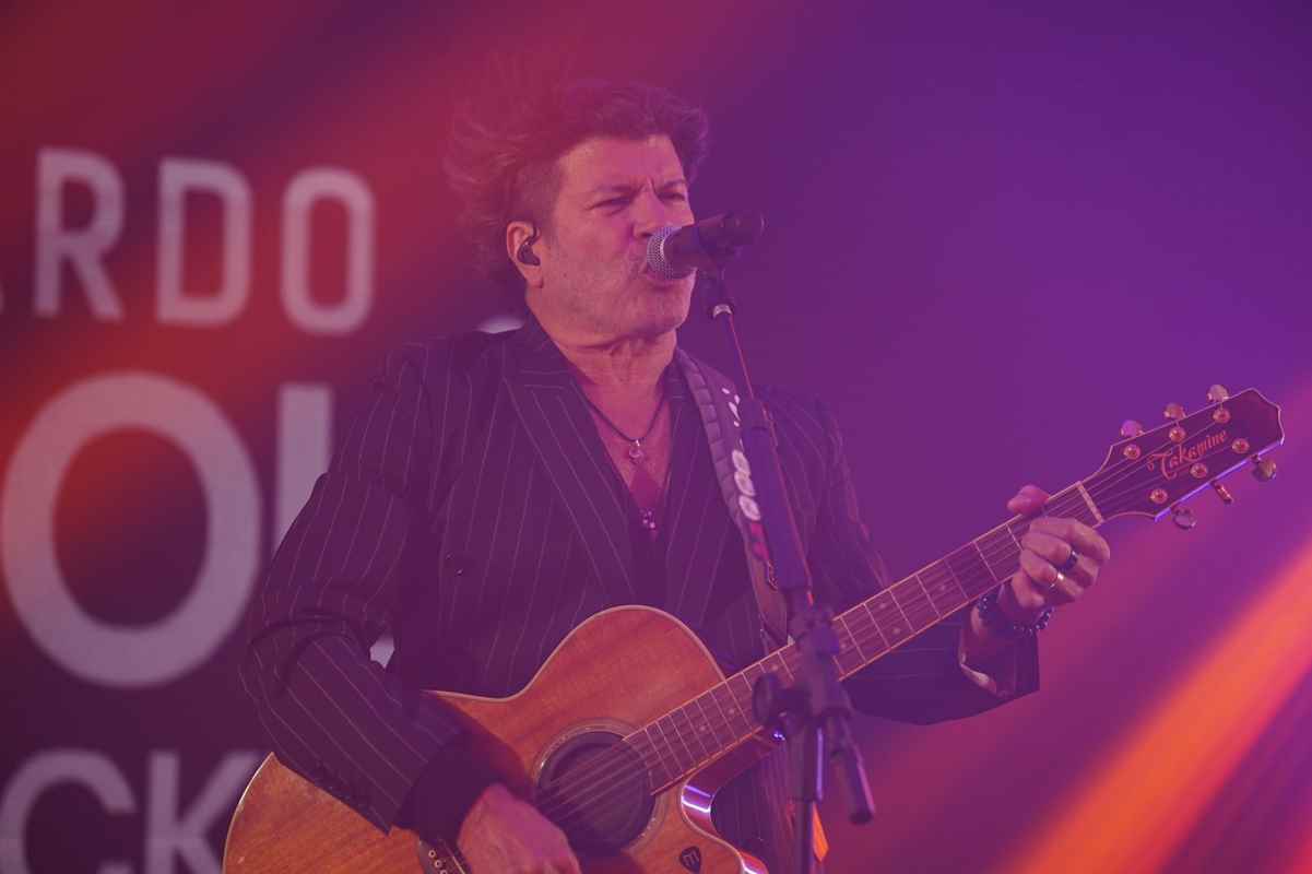 Construtora entrega empreendimento com show do cantor Paulo Ricardo